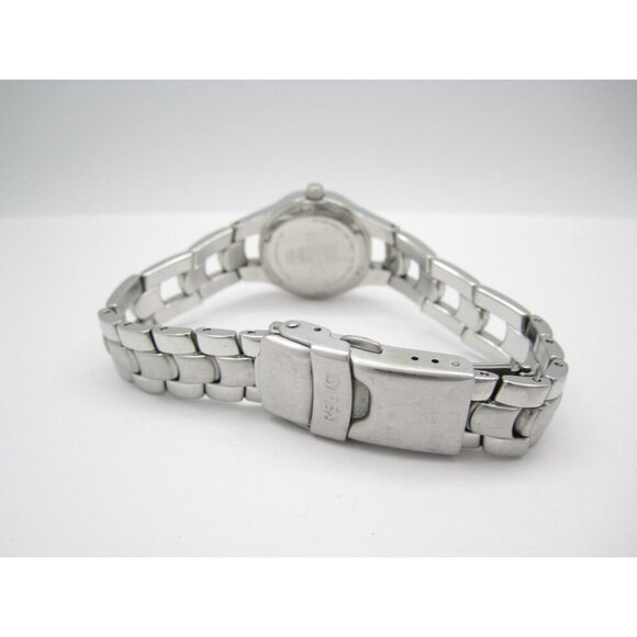 Women Relic Wet Quartz WR Analog 25mm Round Watch (H765) "New Battery" - Picture 9 of 10